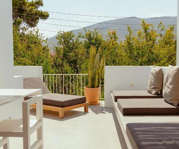 Rooftop House In The Old Town Of Parikia -